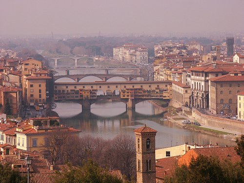 Ponte Vecchio sobre el río Arno, Florencia.