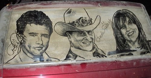 Retrato de los protagonistas de la serie "Dallas" firmado por ellos mismos.