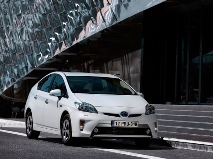 Toyota Prius blanco