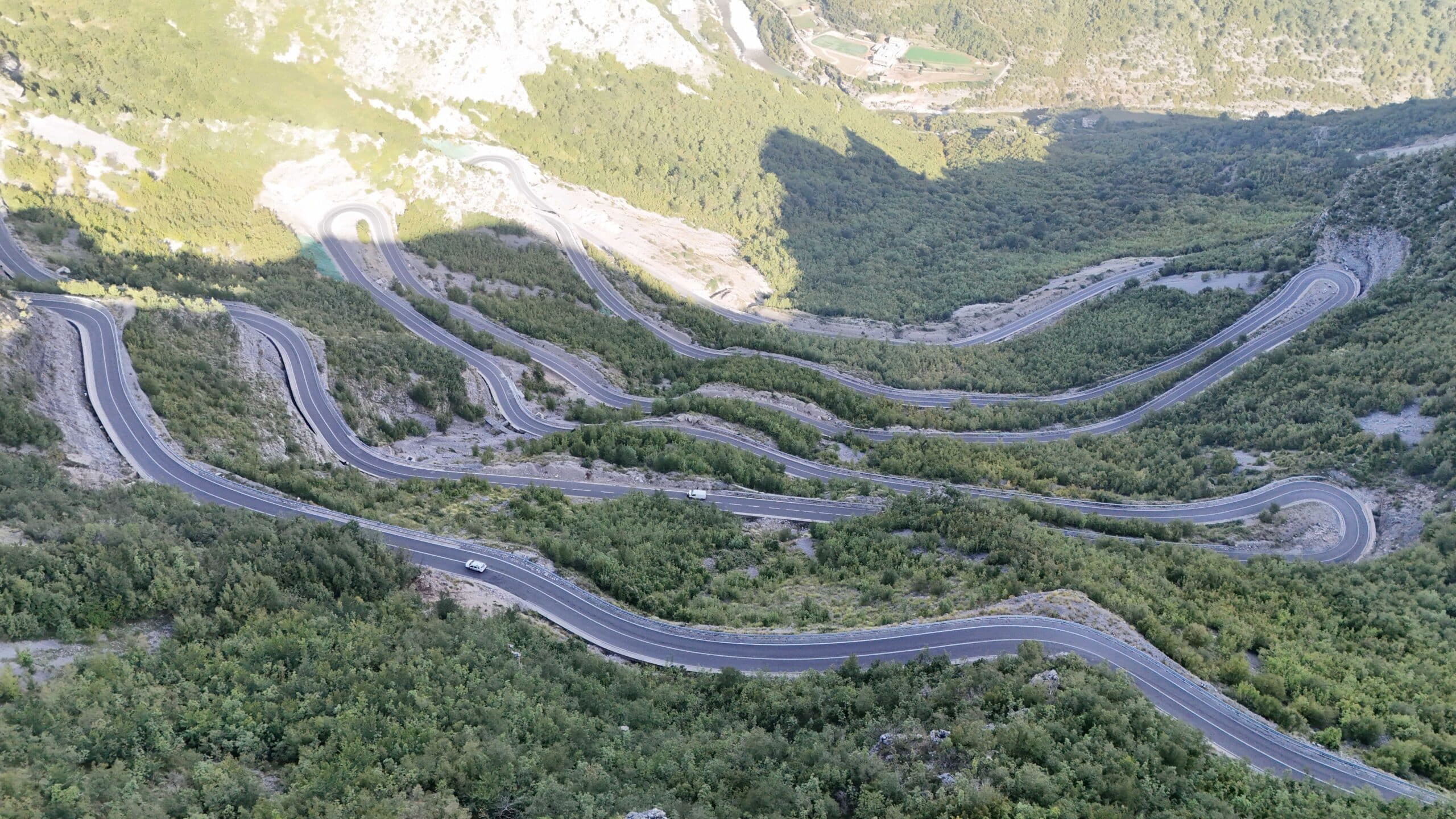 Paso de Leqet e Hotit Albania